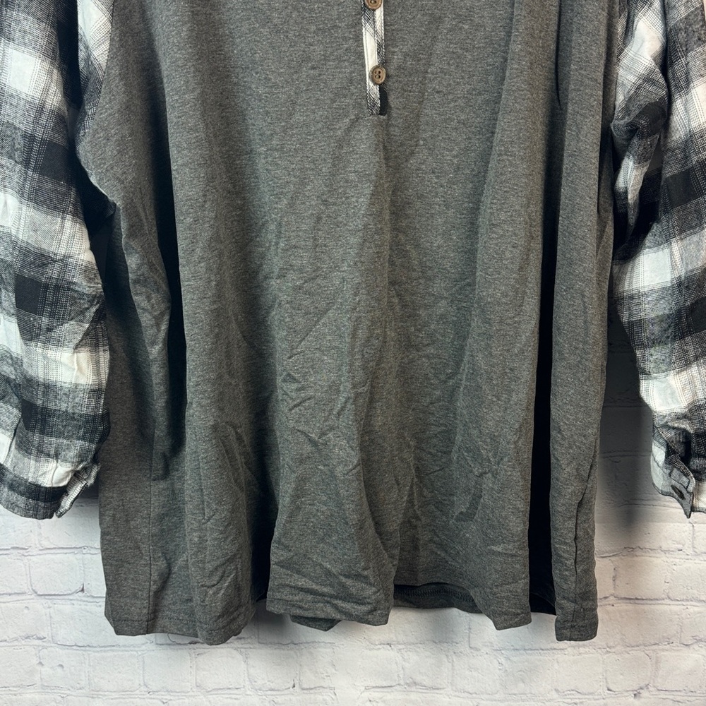 BloomChic Black and Gray Plaid Sleeve Henley Top Plus Size 2X - Picture 6 of 7